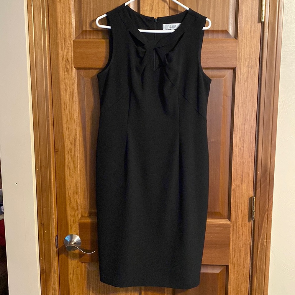 Jones Studio black sleeveless dress